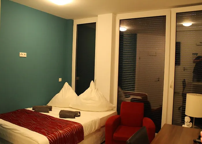 Momomotel - Self Check-in Am Stadion * ケルン