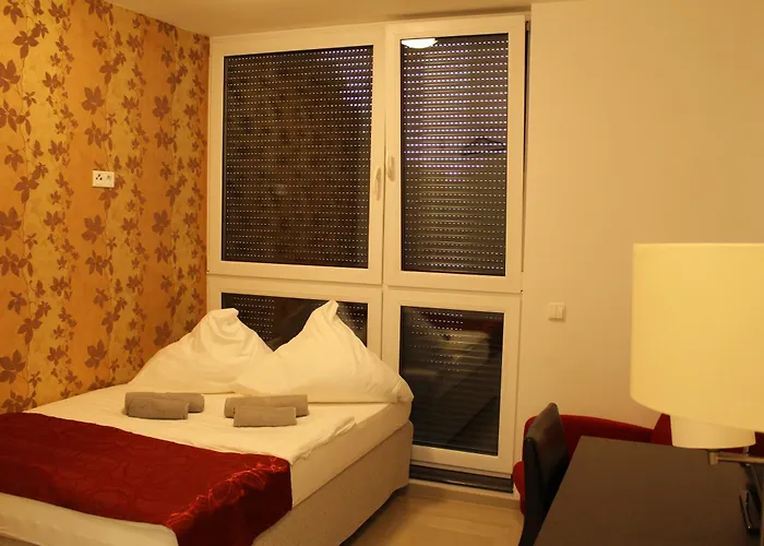 Momomotel - Self Check-in Am Stadion ホテル