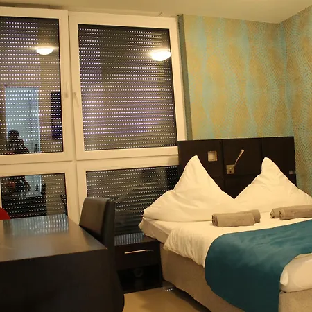 Otel Momomotel - Self Check-in Am Stadion *