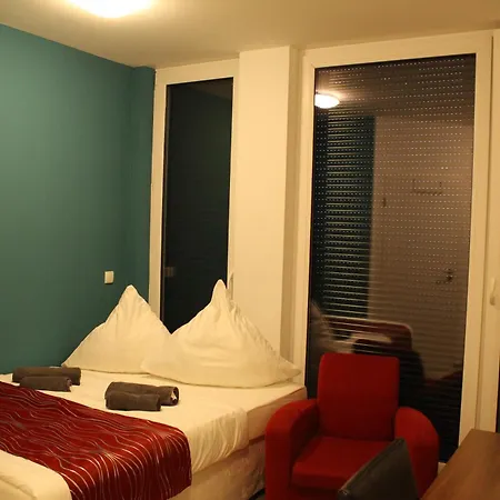 Momomotel - Self Check-in Am Stadion * Kolín nad Rýnem